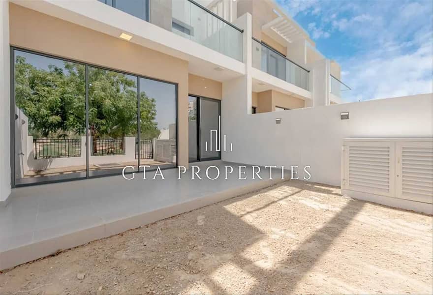 Close to Malibu beach | Vacant | Single Row Close to Malibu beach | Vacant | Single Row