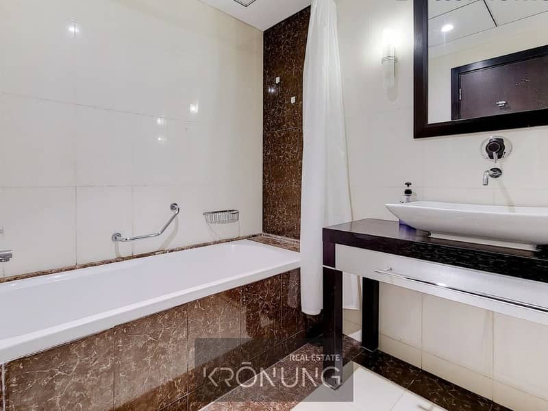 15 12_Ensuite 2-0. jpg