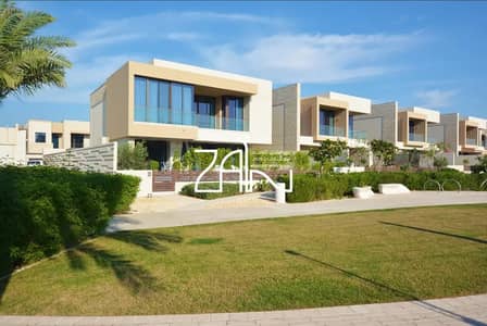 5 Bedroom Villa for Sale in Saadiyat Island, Abu Dhabi - Furnished 5BR-Villa Close to Beach Owner Occupied