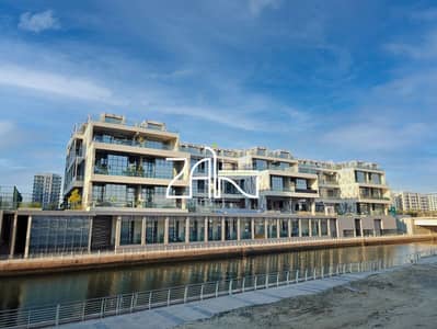 4 Bedroom Flat for Sale in Al Raha Beach, Abu Dhabi - Expansive 4BR Duplex With Breathtaking Canal Vista