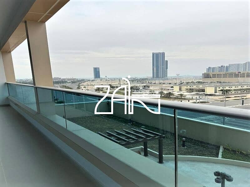 Hot Deal Tranquil 1BR with Captivating Street View