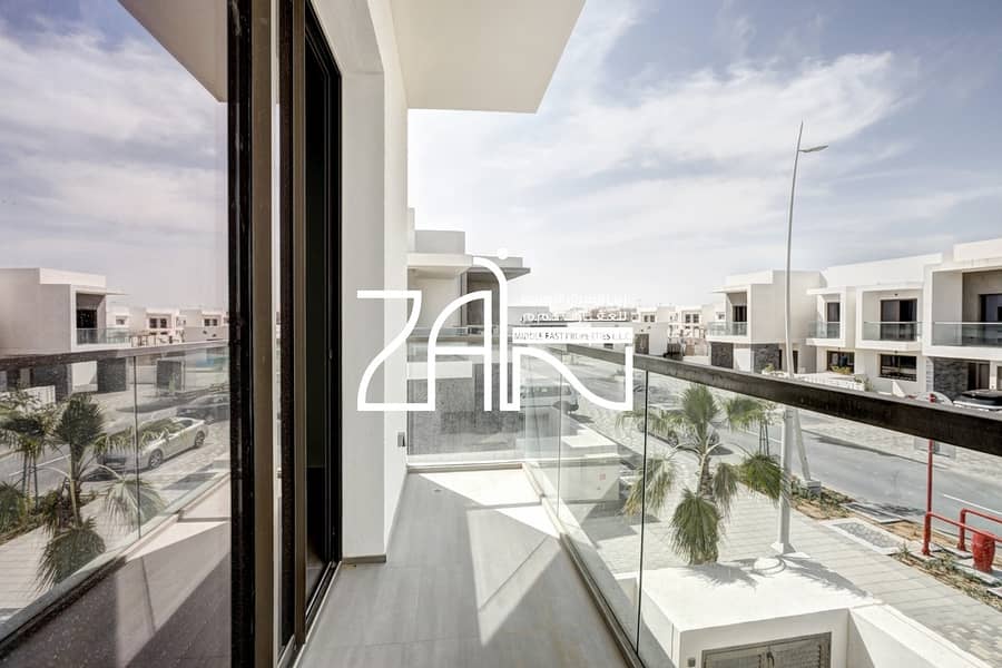 Brand New Single Row End 3BR+Maid Prime Location