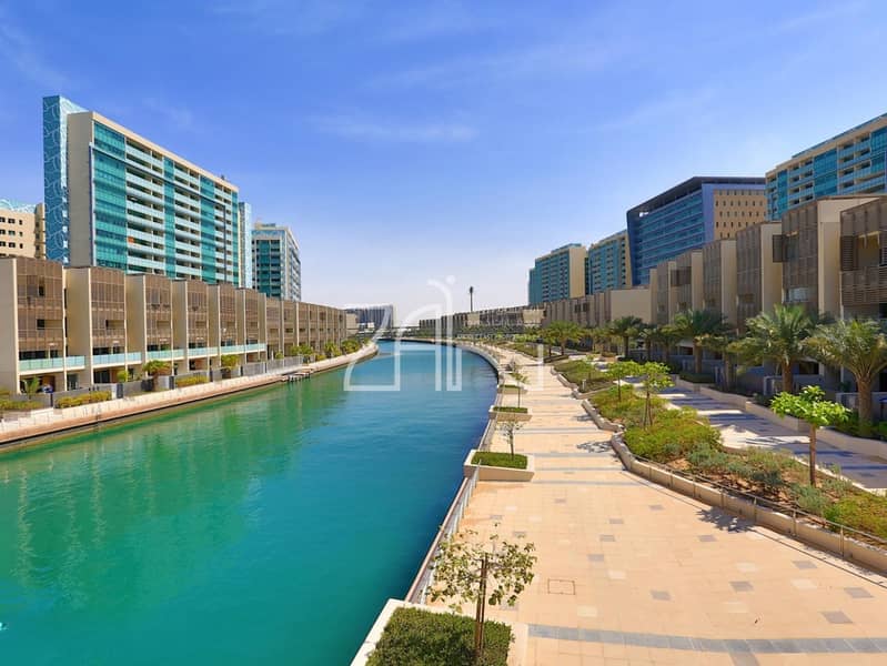 1BR+Balcony Perfectly Maintained Pool View