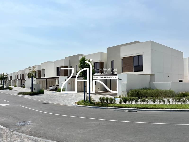 Single Row Corner 3BR Modern Style 4 Payments Single Row Corner 3BR Modern Style 4 Payments