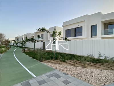 3 Bedroom Villa for Sale in Yas Island, Abu Dhabi - Spacious 3BR Prime Location Great Amenities