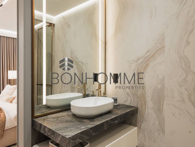 10 Ensuite 3. jpg