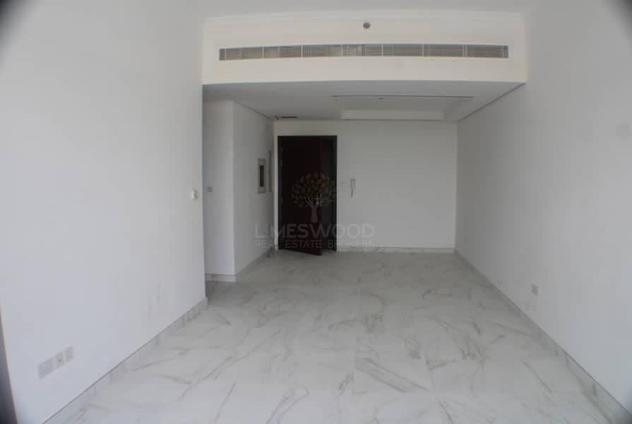 Brand new 1Br apartment with Beautiful finishing and Closed Kitchen/6 cheq.