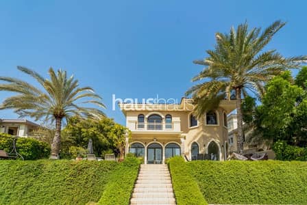 4 Bedroom Villa for Sale in Palm Jumeirah, Dubai - Extended Plot | Atrium Entry | Vacant