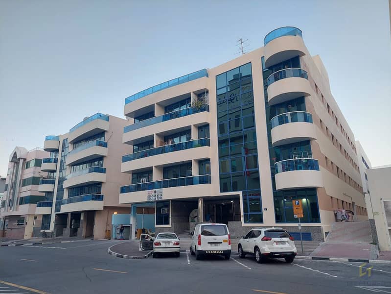 SPACIOUS STUDIO WITH CLOSE KITCHEN AVAILABLE NEAR BURJMAN METRO