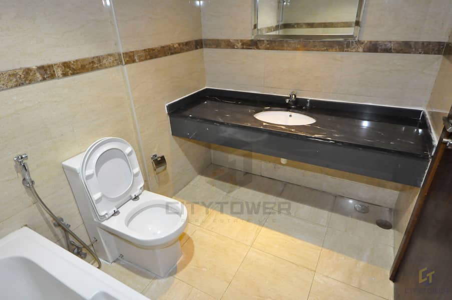 7 Bathroom6. jpg
