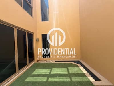 5 Bedroom Townhouse for Sale in Al Raha Gardens, Abu Dhabi - Attractive 5BR | Excellent Spacious Layout |Vacant