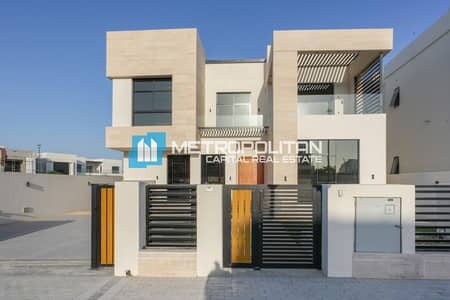 5 Bedroom Villa for Sale in Saadiyat Island, Abu Dhabi - Luxury Standalone 5BR+M | Majlis and Family Spaces