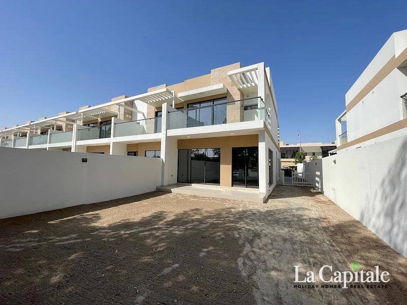 Таунхаус в Дамак Хиллс,Виллы Парк,Тринити, 4 cпальни, 270000 AED - 11692406 Таунхаус в Дамак Хиллс,Виллы Парк,Тринити, 4 cпальни, 270000 AED - 11692406