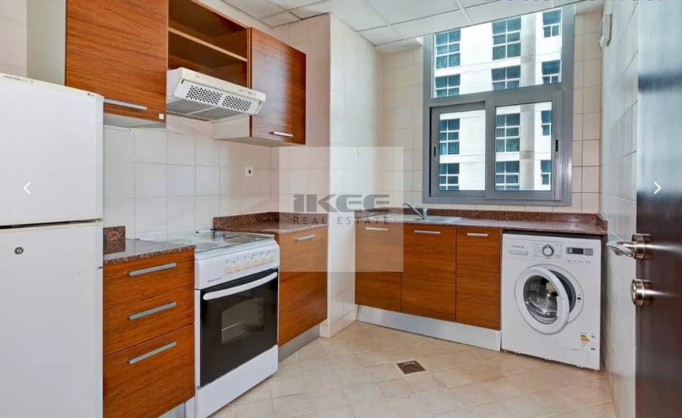 6 Kitchen in DEC Tower 2. jpg