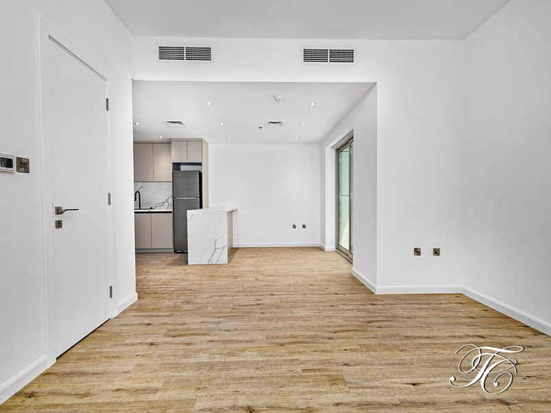 Stunning Modern Duplex | Fully Upgraded | Vacant Stunning Modern Duplex | Fully Upgraded | Vacant
