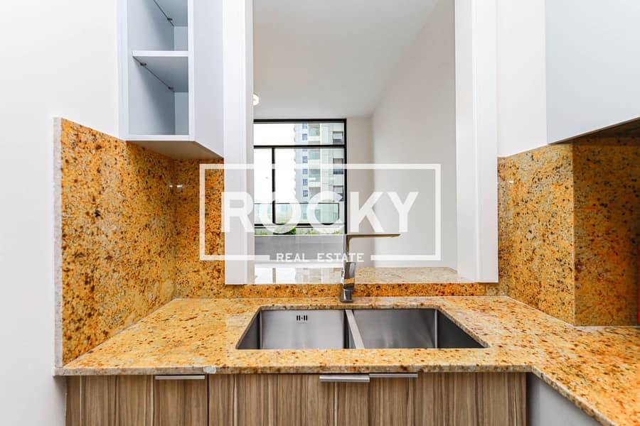 8 JVC - 007 Buidling - Residence-7569. jpg