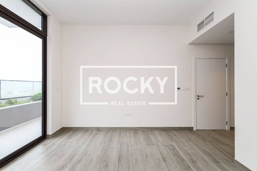 15 JVC - 007 Buidling - Residence-7584. jpg