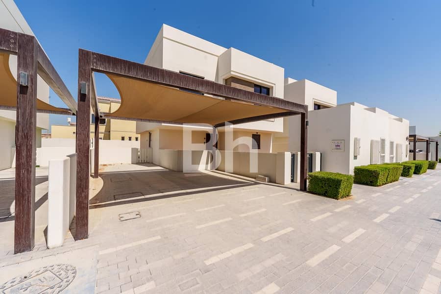 Lively | Corner-End Unit | Prime Location and Row Lively | Corner-End Unit | Prime Location and Row