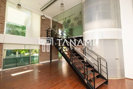 Office for Rent in Dubai Media City, Dubai - DDA License | Renovated | Near to Tram