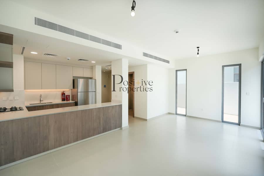 位于蒂拉尔阿尔加夫综合社区,伊兰住宅区 4 卧室的联排别墅 255000 AED - 11693519 位于蒂拉尔阿尔加夫综合社区,伊兰住宅区 4 卧室的联排别墅 255000 AED - 11693519