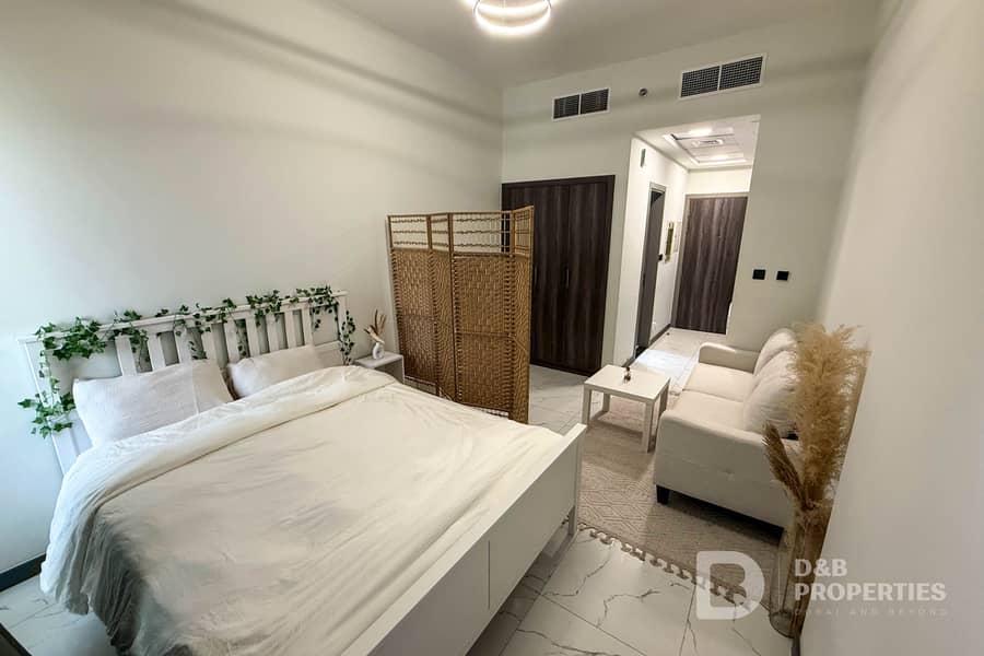 Big Layout | Fully Furnished | Open Community View