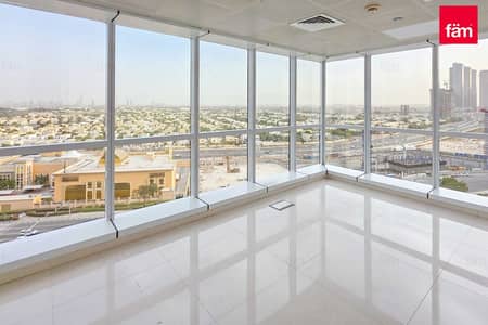 Office for Rent in Jumeirah Lake Towers (JLT), Dubai - Grade A Building | Vacant Now | Partitioned
