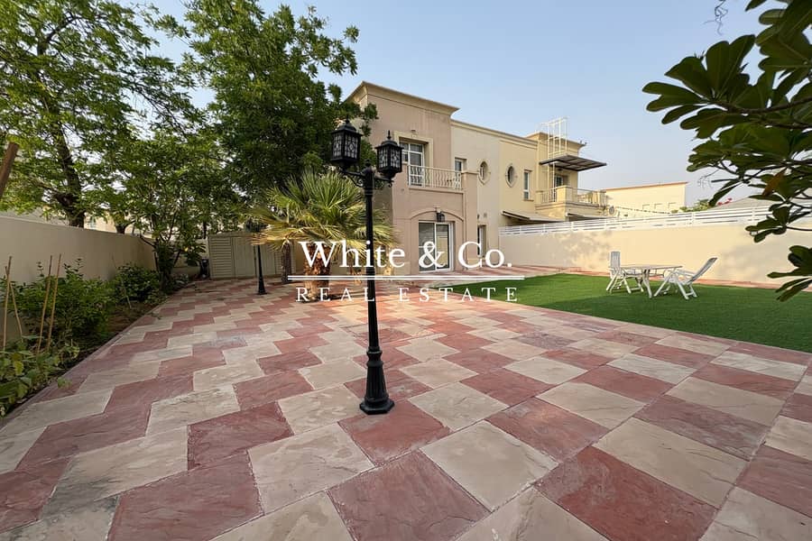 Upgraded Unit | Huge Plot | Vacant Now Upgraded Unit | Huge Plot | Vacant Now