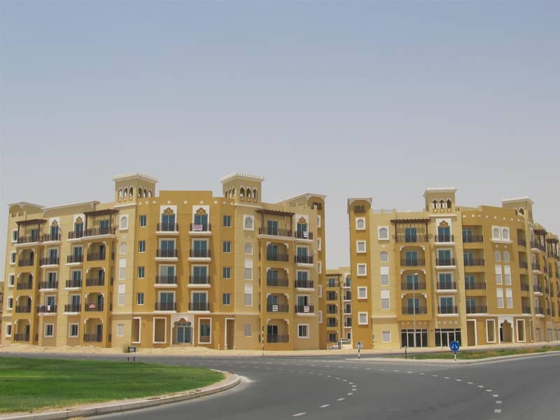 2 1 BED ROOM FOR RENT IN EMIRATES CLUSTER WITH BALCONY - INTERNATIONAL CITY - 33000/-