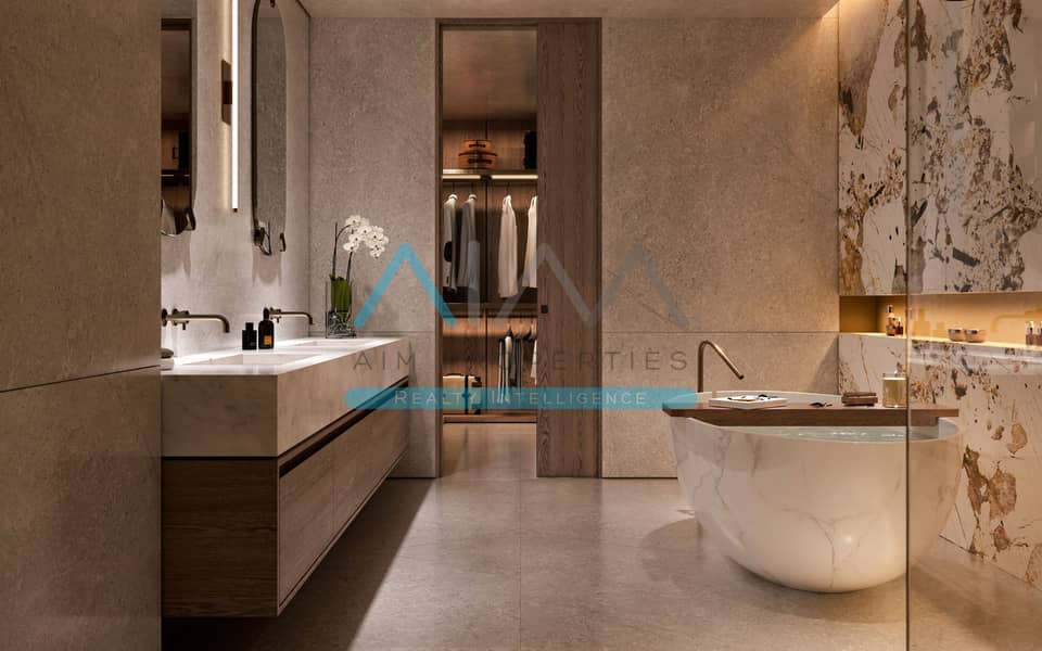 25 Bathroom. jpg