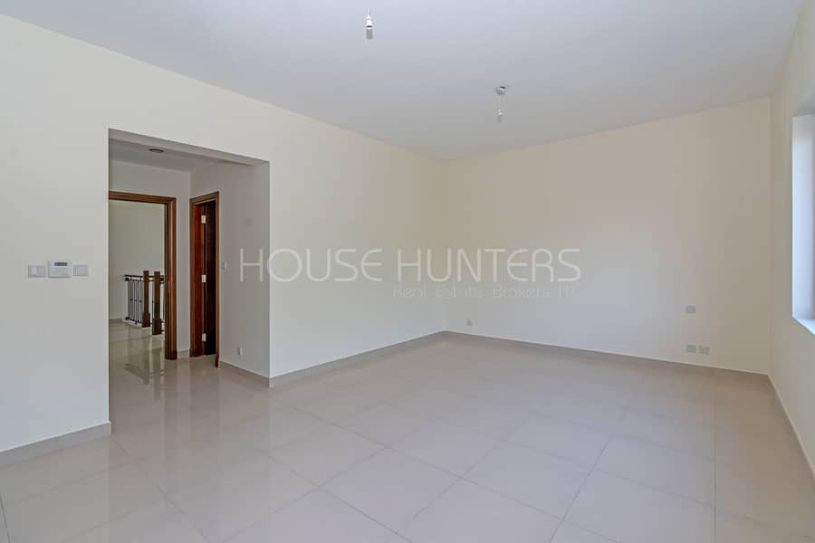 Huge plot | Vacant Soon | Extended logia Huge plot | Vacant Soon | Extended logia