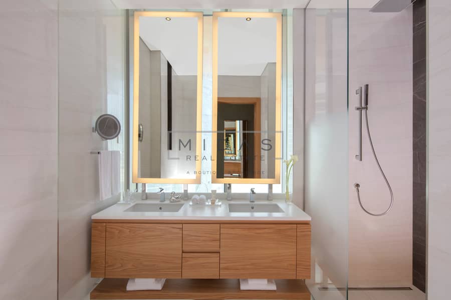 7 Wonder Burj Living Bathroom. jpg