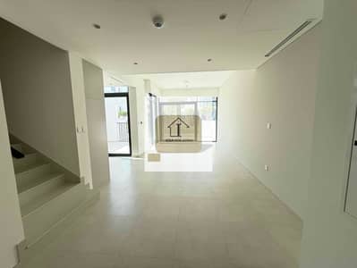 Triplex | Single Row | Pool Facing