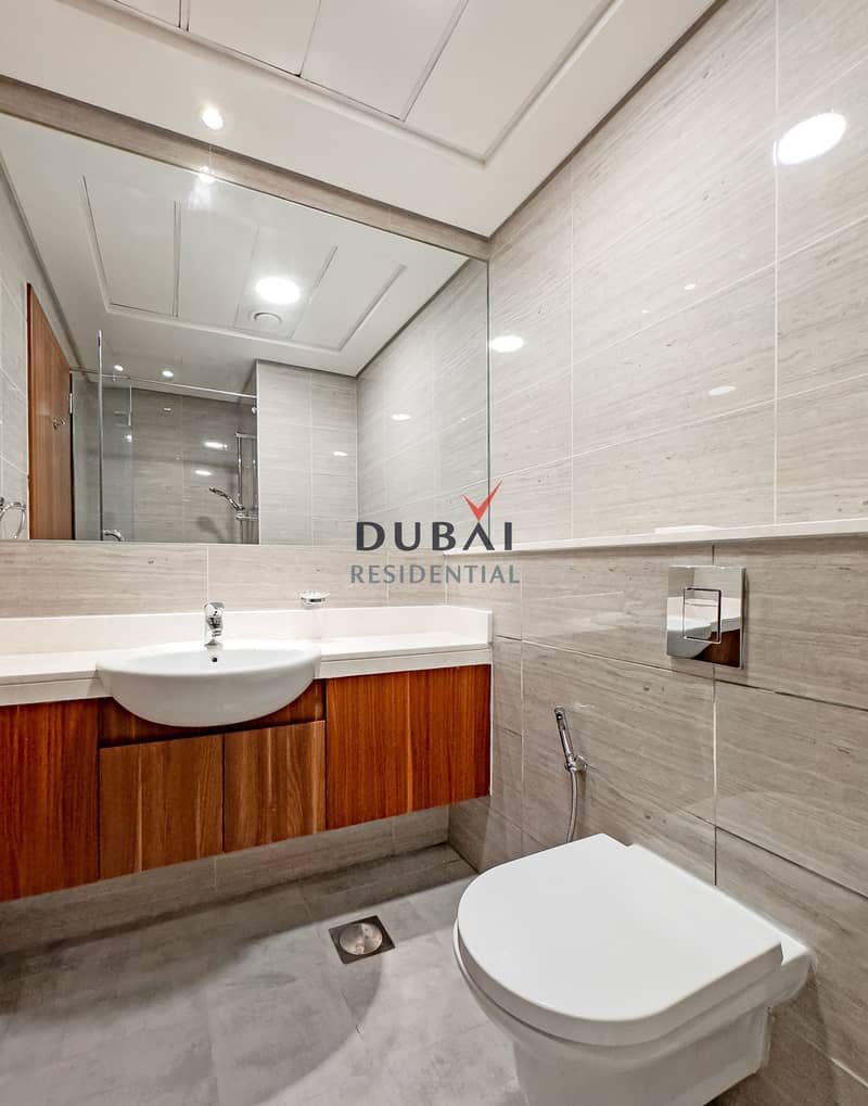 6 B2-washroom. jpg
