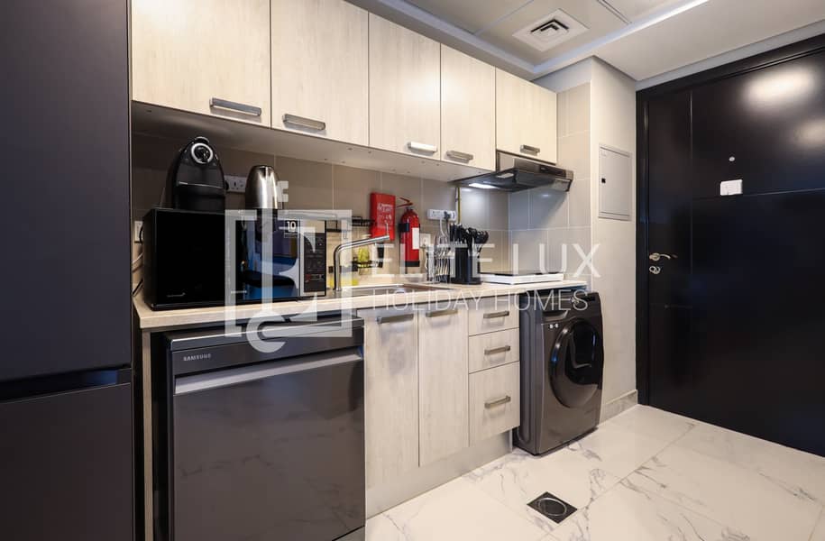 6 kitchen 1-min. jpg