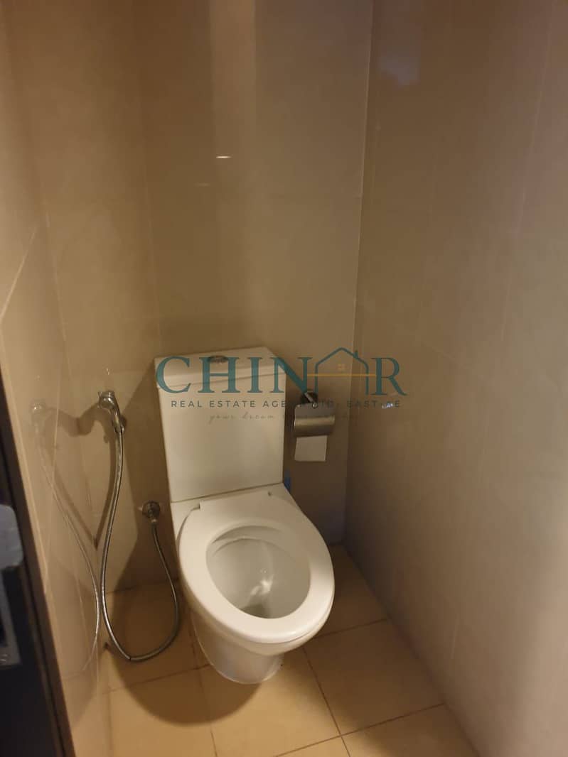 36 cdb3cbca-ad29-456e-8c98-a83ad3c71942. jpg