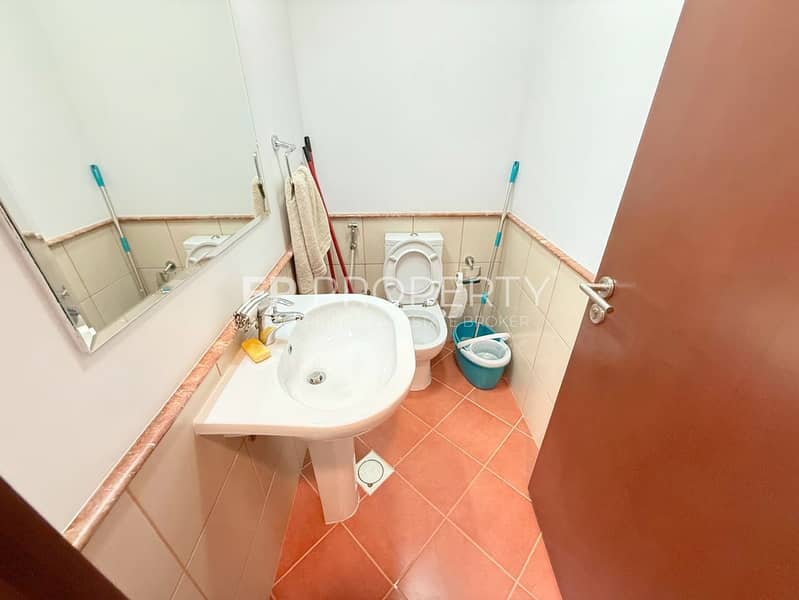 11 902 Venetian 1bhk 10. jpg