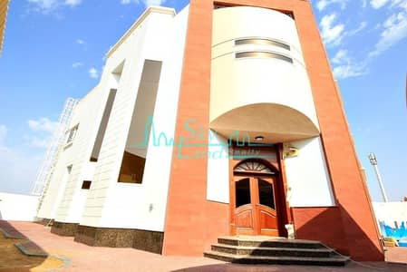 MODERN VERY SPACIOUS 4 BED VILLA IN JUMEIRAH 3 MODERN VERY SPACIOUS 4 BED VILLA IN JUMEIRAH 3