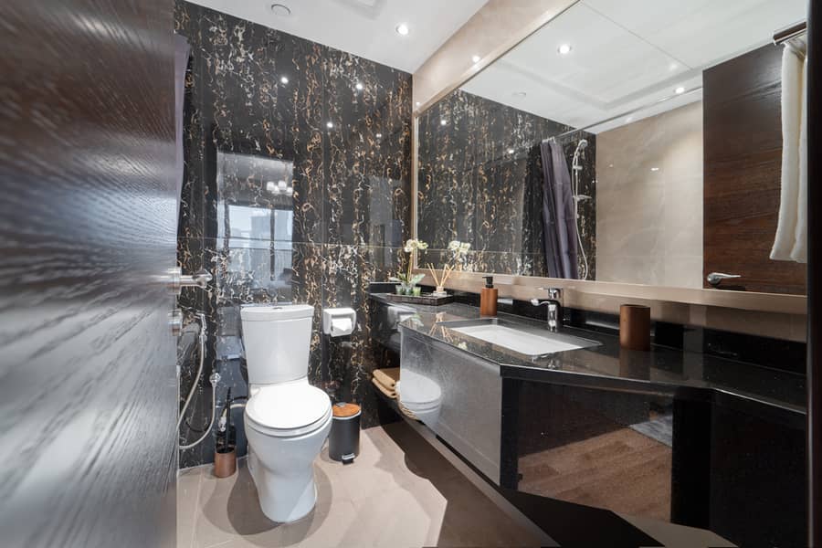 10 Bathroom 1. jpeg