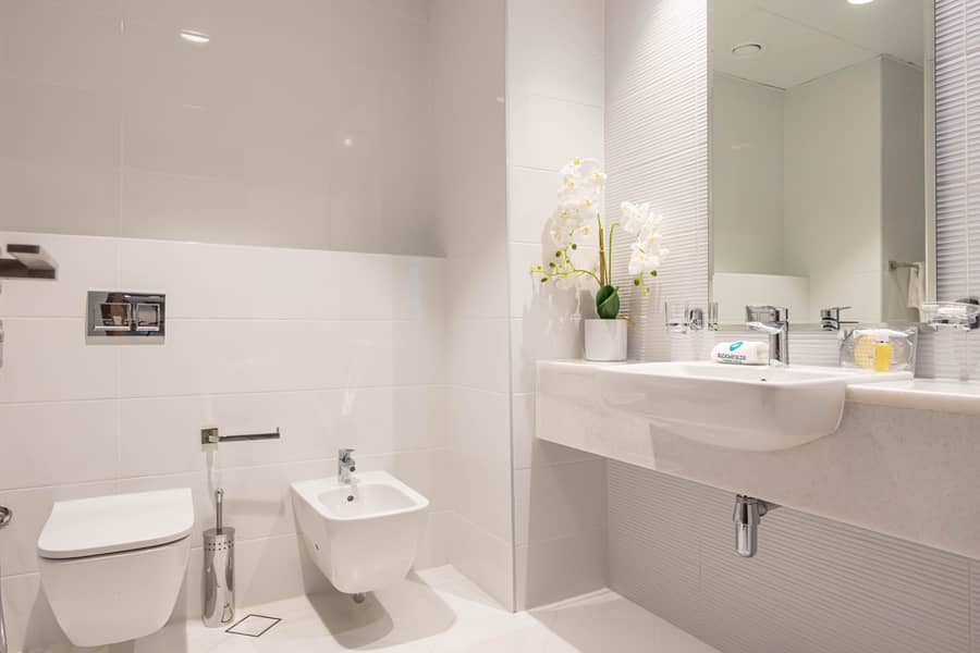8 Washroom 1 1st. JPG