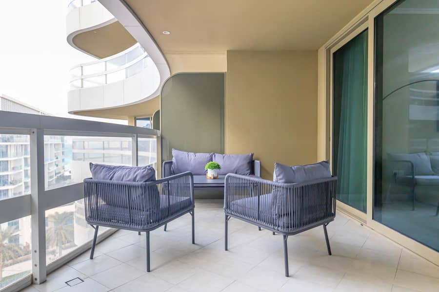 12 Balcony 1. JPG