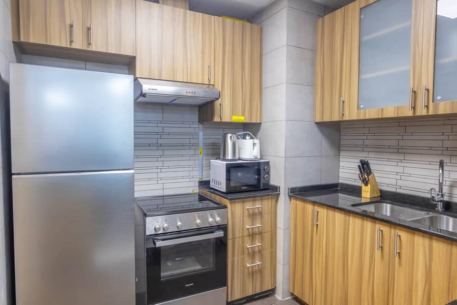 13 Kitchen 2. JPG