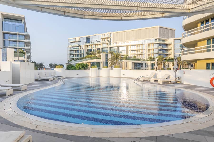16 Pool 2. JPG