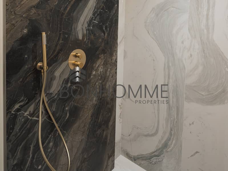 10 Ensuite Shower. jpg