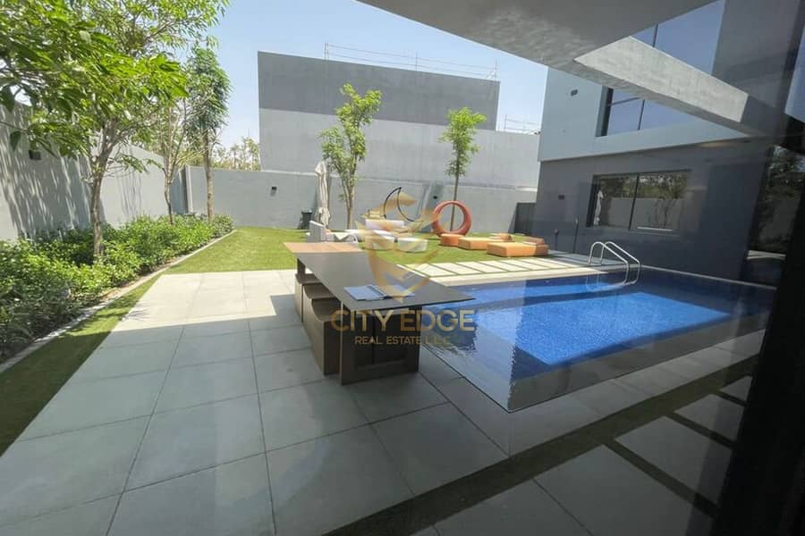 Independent 4bed+maid villa big garden 200k dp Independent 4bed+maid villa big garden 200k dp