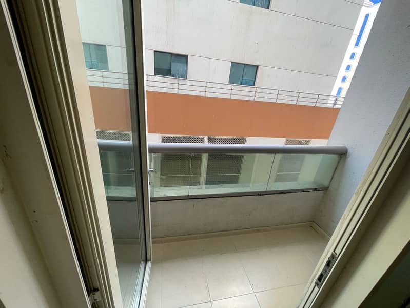 8 aa9cb009-6004-4a43-ae9e-6f88c9d62e44. jpg