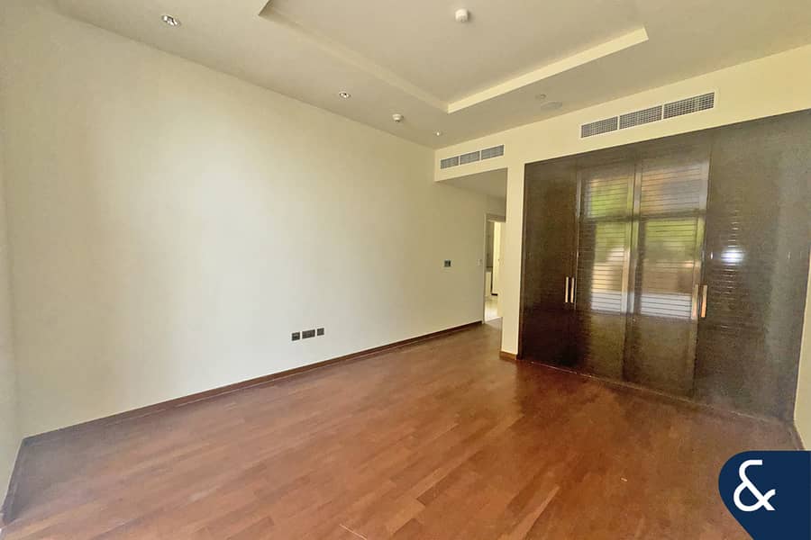 Large Terrace | Vacant | Beach Access Large Terrace | Vacant | Beach Access