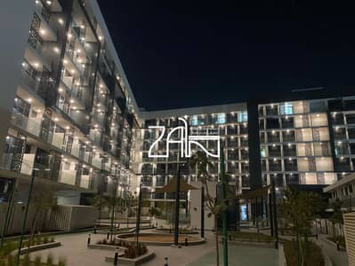Studio for Sale in Masdar City, Abu Dhabi - Vacant Furnished Studio with Balcony and City View