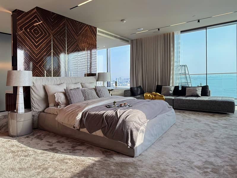 22 Lower master bedroom(3). jpg
