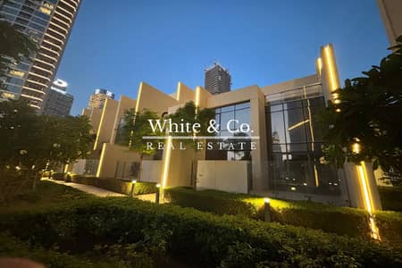 3 Bedroom Apartment for Rent in Downtown Dubai, Dubai - Skyline View | Podium Vila |Large Terrace