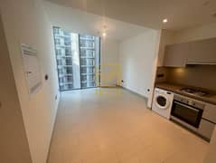 CHILLER FREE / POOL VIEW / SPACIOUS BALCONY /HIGH FLOOR / PRIME LOCATION / 15 MINUTES TO DOWNTOWN